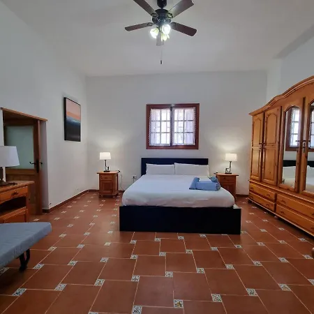 Majorera 13 Huespedes Y Piscina Privada * Villaverde (Fuerteventura)